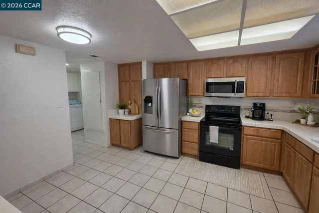 $388,000 | 2581 El Portal Drive, Unit C, San Pablo, CA 94806