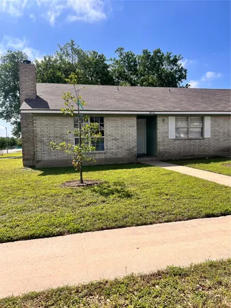 $1,395 | 301 12th Street, Unit A, Pflugerville, TX 78660