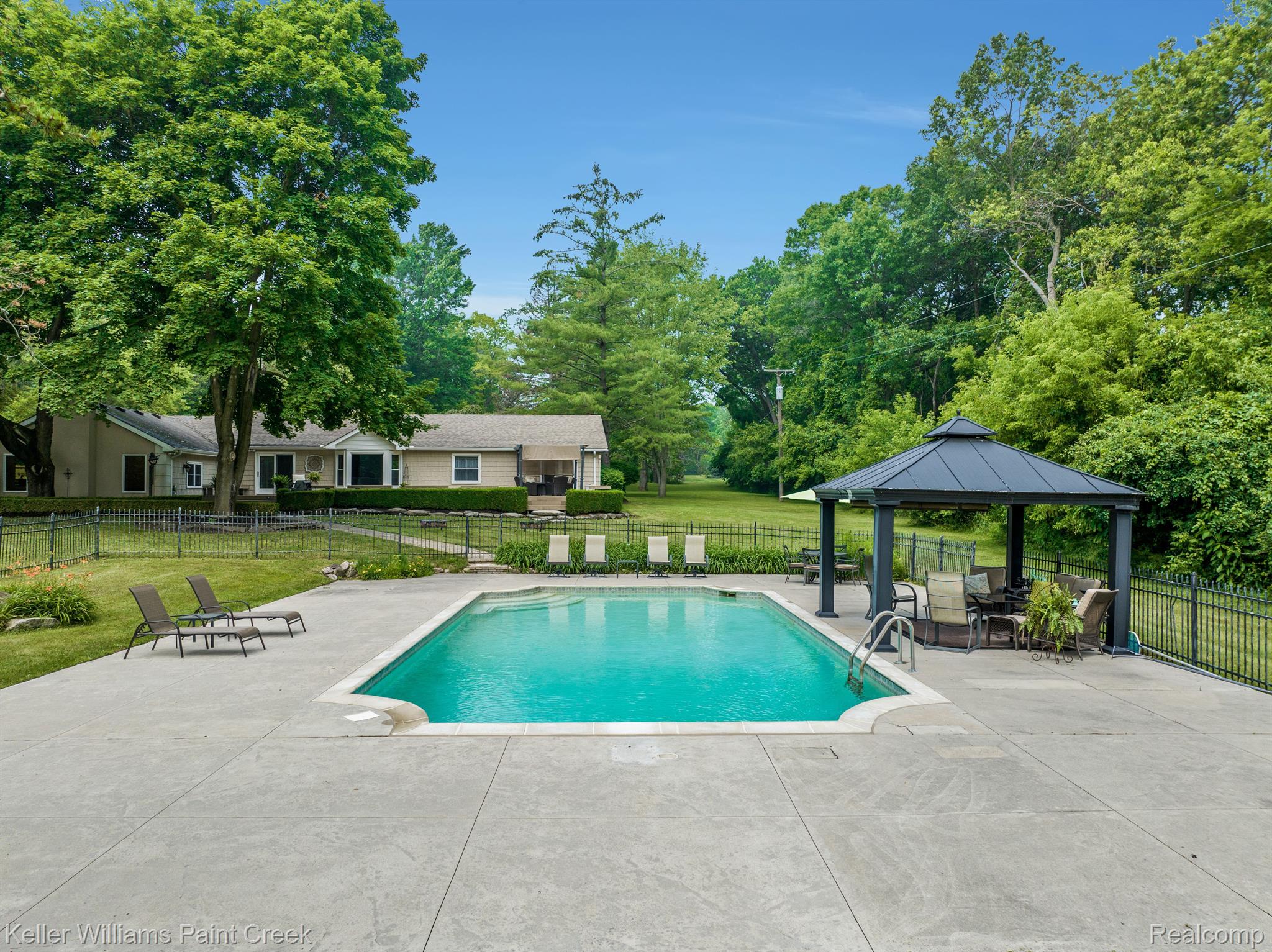 4165 Sheldon Road Rochester, MI 48306 - Photo 48 of 74 Gallery Image 48