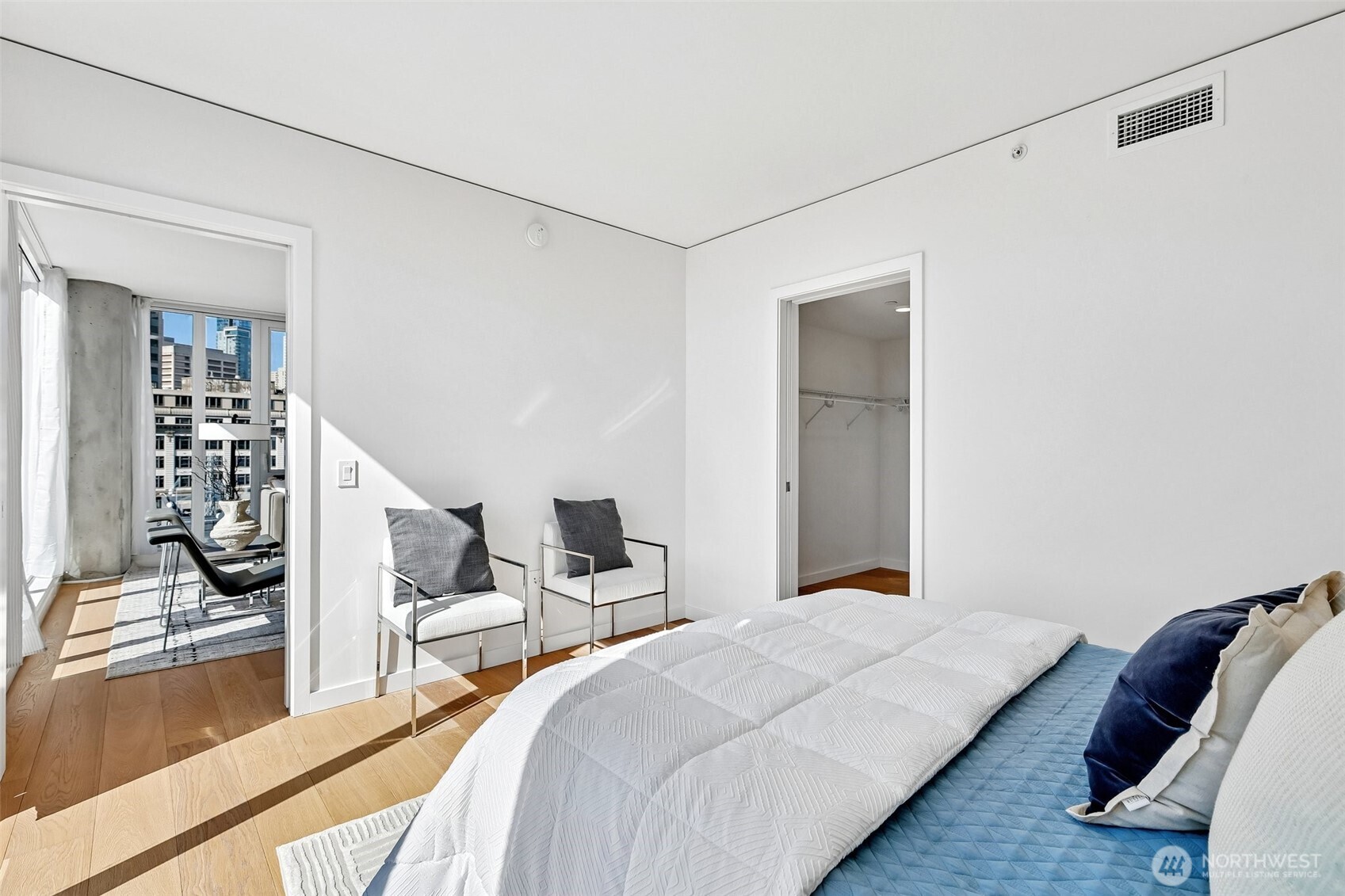 450 South Main Street, Unit 1012 Seattle, WA 98104 - Photo 11 of 40