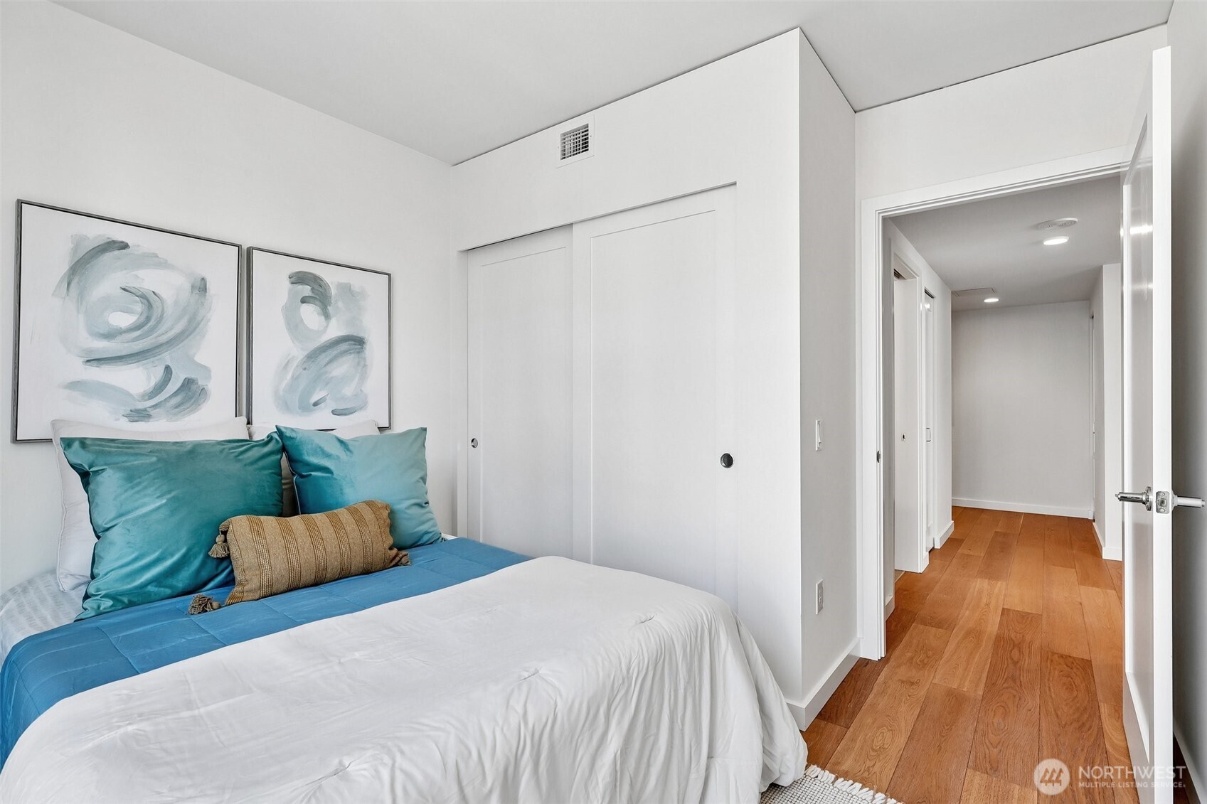 450 South Main Street, Unit 1012 Seattle, WA 98104 - Photo 18 of 40