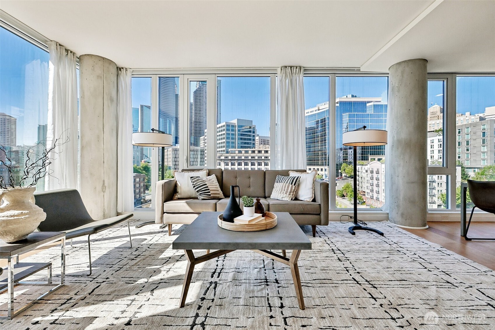 450 South Main Street, Unit 1012 Seattle, WA 98104 - Photo 3 of 40