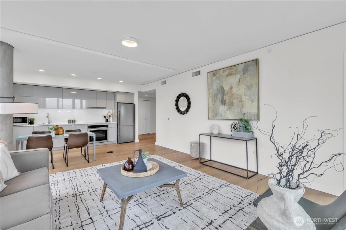 450 South Main Street, Unit 1012 Seattle, WA 98104 - Photo 4 of 31