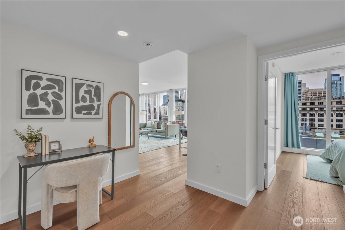 450 South Main Street, Unit 1012 Seattle, WA 98104 - Photo 6 of 31