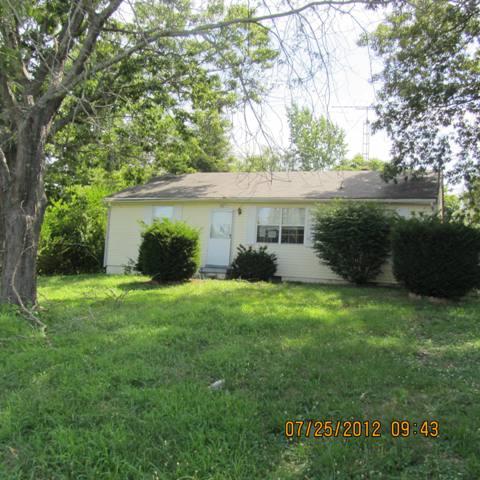 887 Lennox Road Clarksville, TN 37042 - Photo 1 of 11 Front