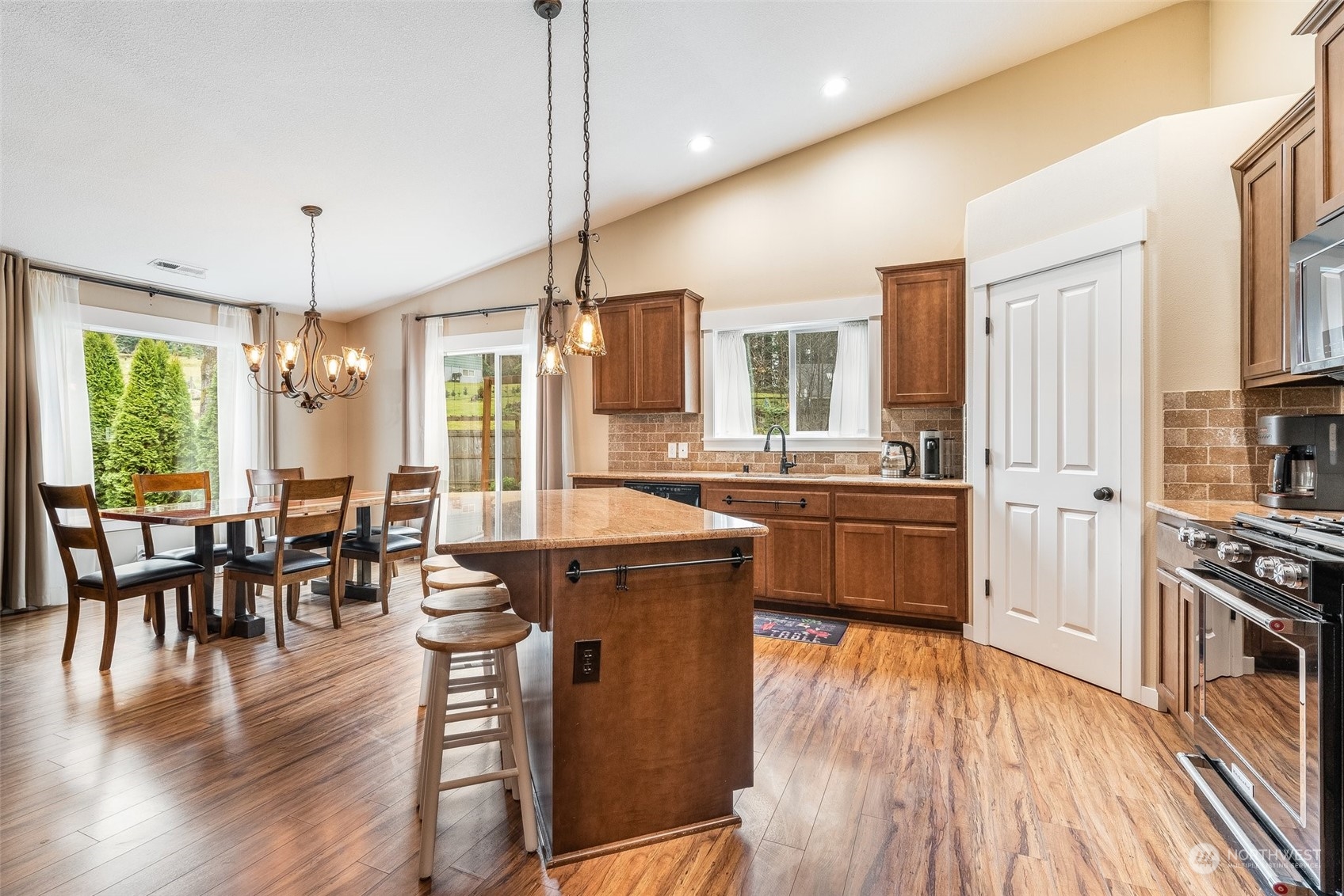 232 Kroll Road Castle Rock, WA 98611 - Photo 13 of 40 Gallery Image 13