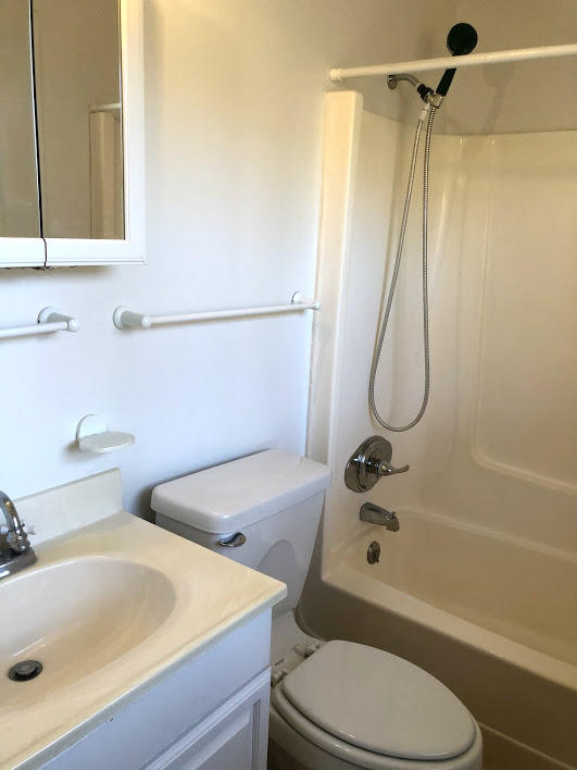 16 Moore Lane Oak Ridge, TN 37830 - Photo 10 of 18 Master Bathroom