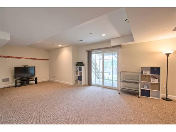 36 Indian Ridge Terrace, Unit 36 Westford, MA 01886 - Photo 19 of 23 a view of a livingroom with furniture