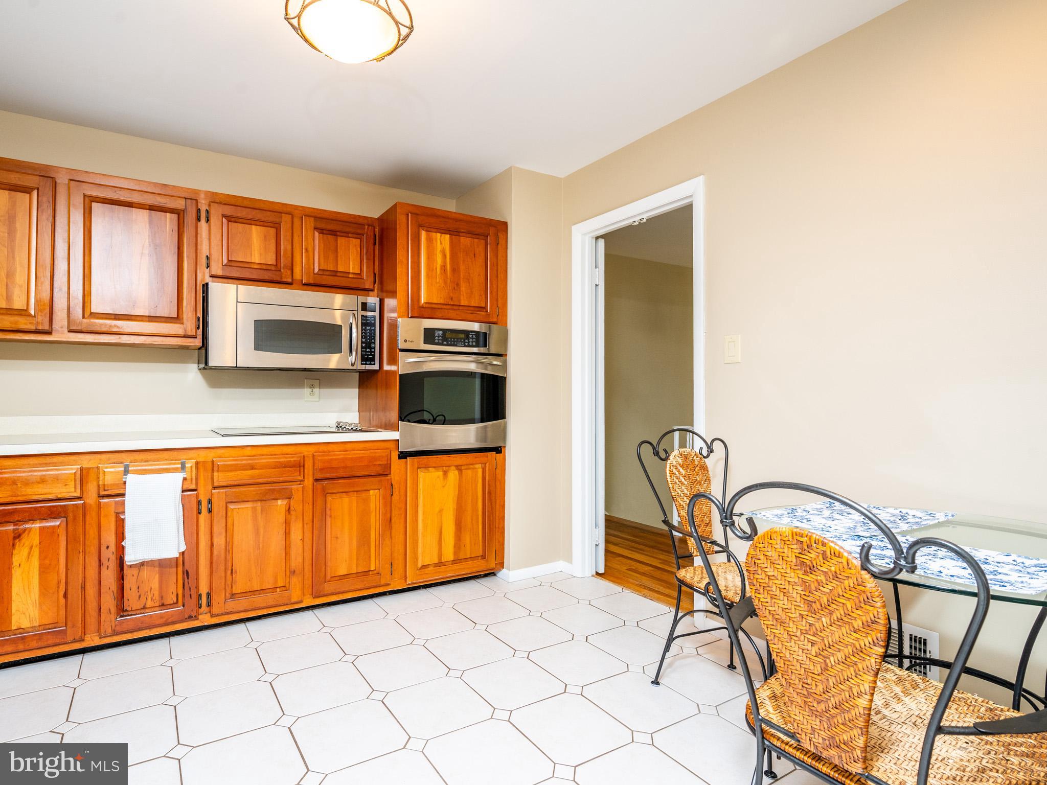 2300 Collingwood Road Alexandria, VA 22306 - Photo 13 of 41 Kitchen