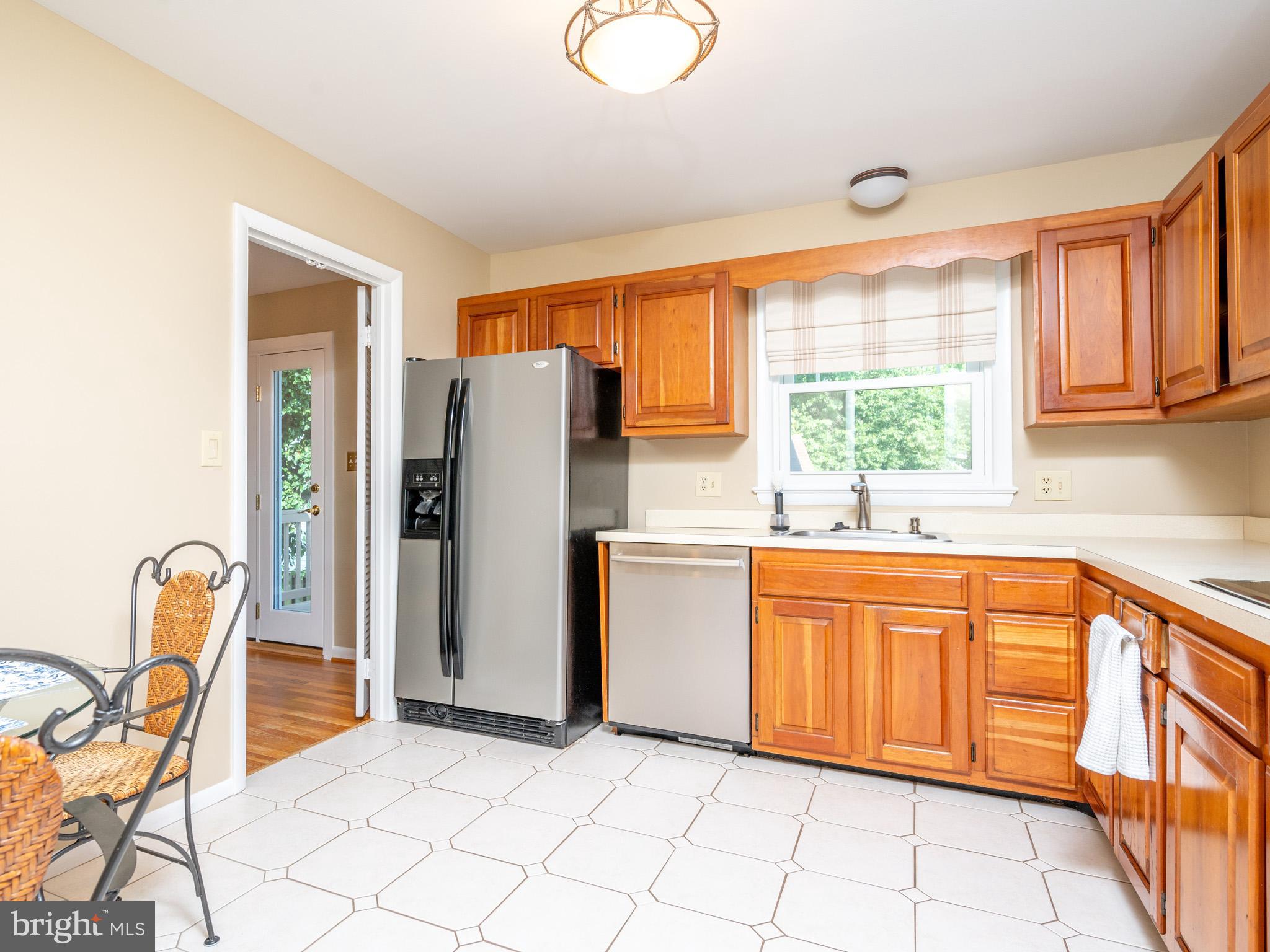 2300 Collingwood Road Alexandria, VA 22306 - Photo 15 of 41 Kitchen