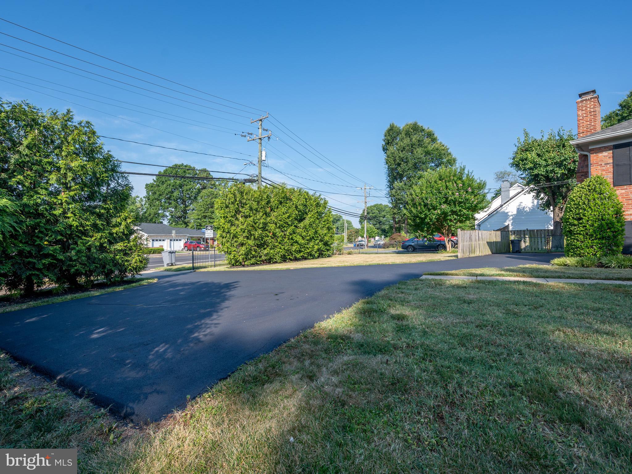 2300 Collingwood Road Alexandria, VA 22306 - Photo 2 of 41 Extra Parking