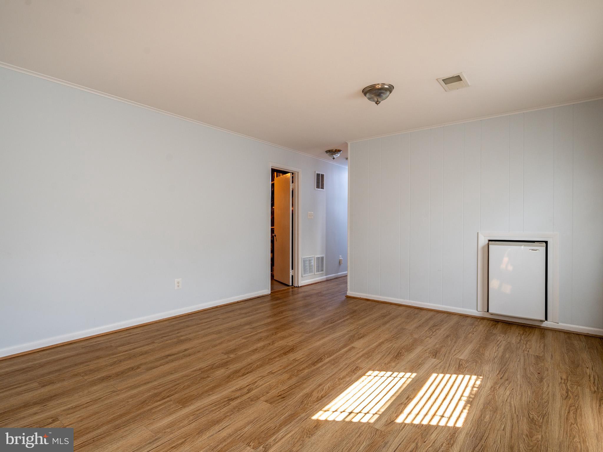 2300 Collingwood Road Alexandria, VA 22306 - Photo 23 of 41 Family Room