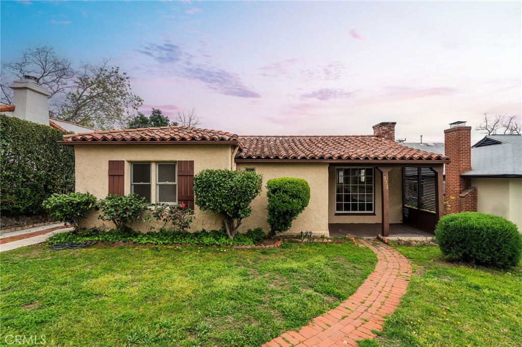 972 Alta Vista Drive Altadena, CA 91001 - Photo 2 of 19