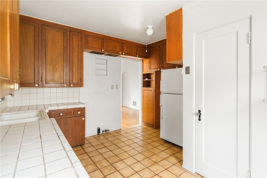 972 Alta Vista Drive Altadena, CA 91001 - Photo 5 of 19