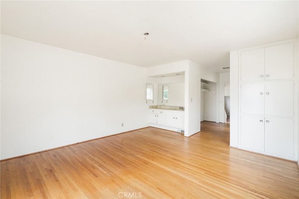 972 Alta Vista Drive Altadena, CA 91001 - Photo 7 of 19