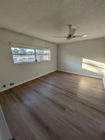 $1,500 | 1025 Country Club Drive, Unit 302, Margate, FL 33063