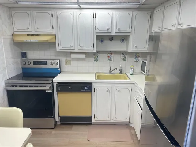 $1,500 | 1025 Country Club Drive, Unit 302, Margate, FL 33063