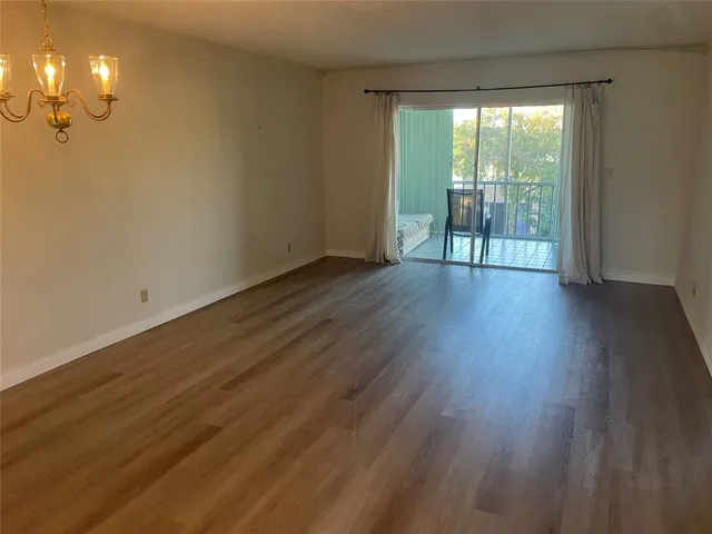 $1,500 | 1025 Country Club Drive, Unit 302, Margate, FL 33063