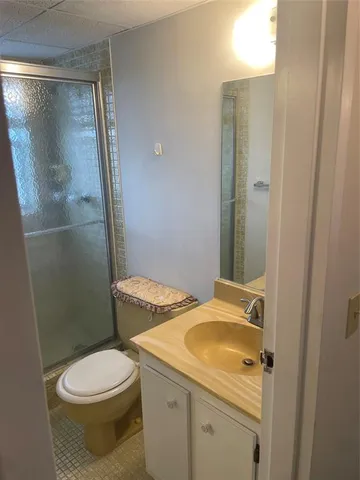 $1,500 | 1025 Country Club Drive, Unit 302, Margate, FL 33063