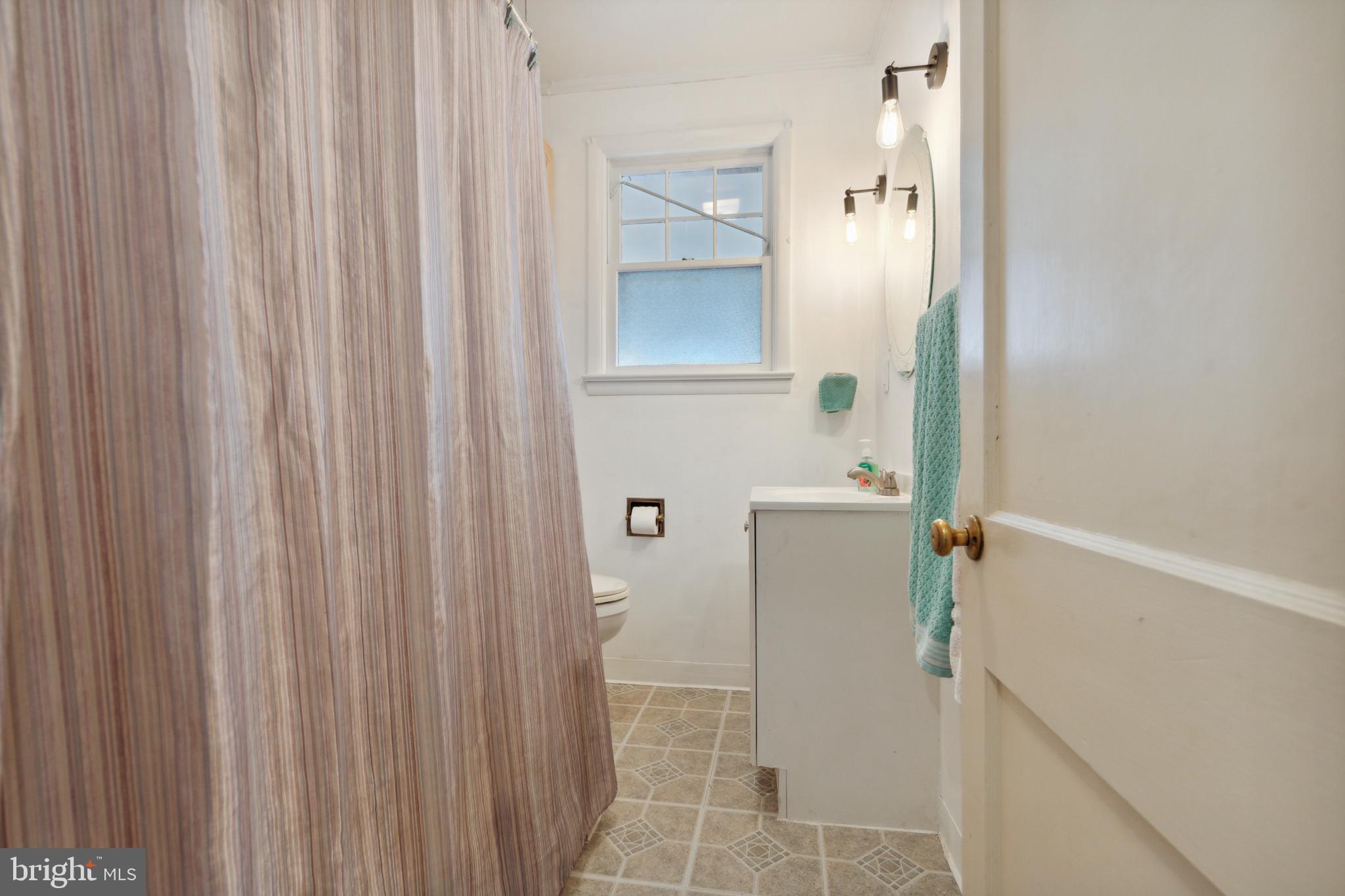 144 Roth Avenue Hellertown, PA 18055 - Photo 8 of 14 Main fl bathrm