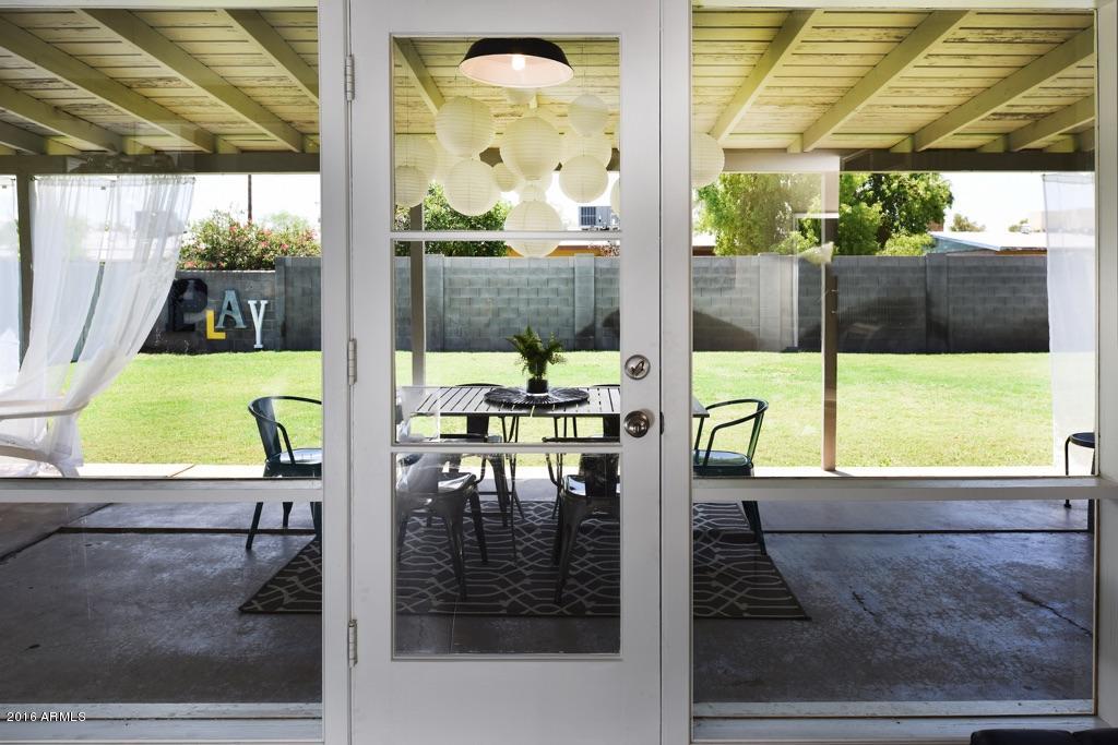 825 West Picadilly Road Phoenix, AZ 85013 - Photo 32 of 36 Patio View with Lanterns