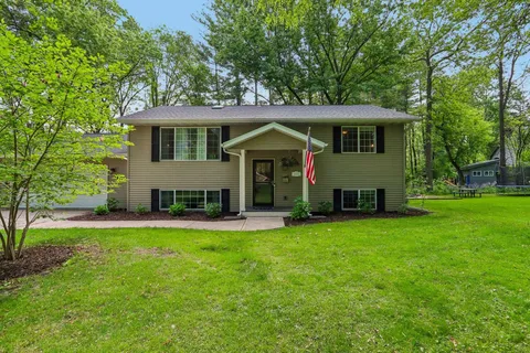 $499,000 | N4375 Poplar Avenue, Cambridge, WI 53523