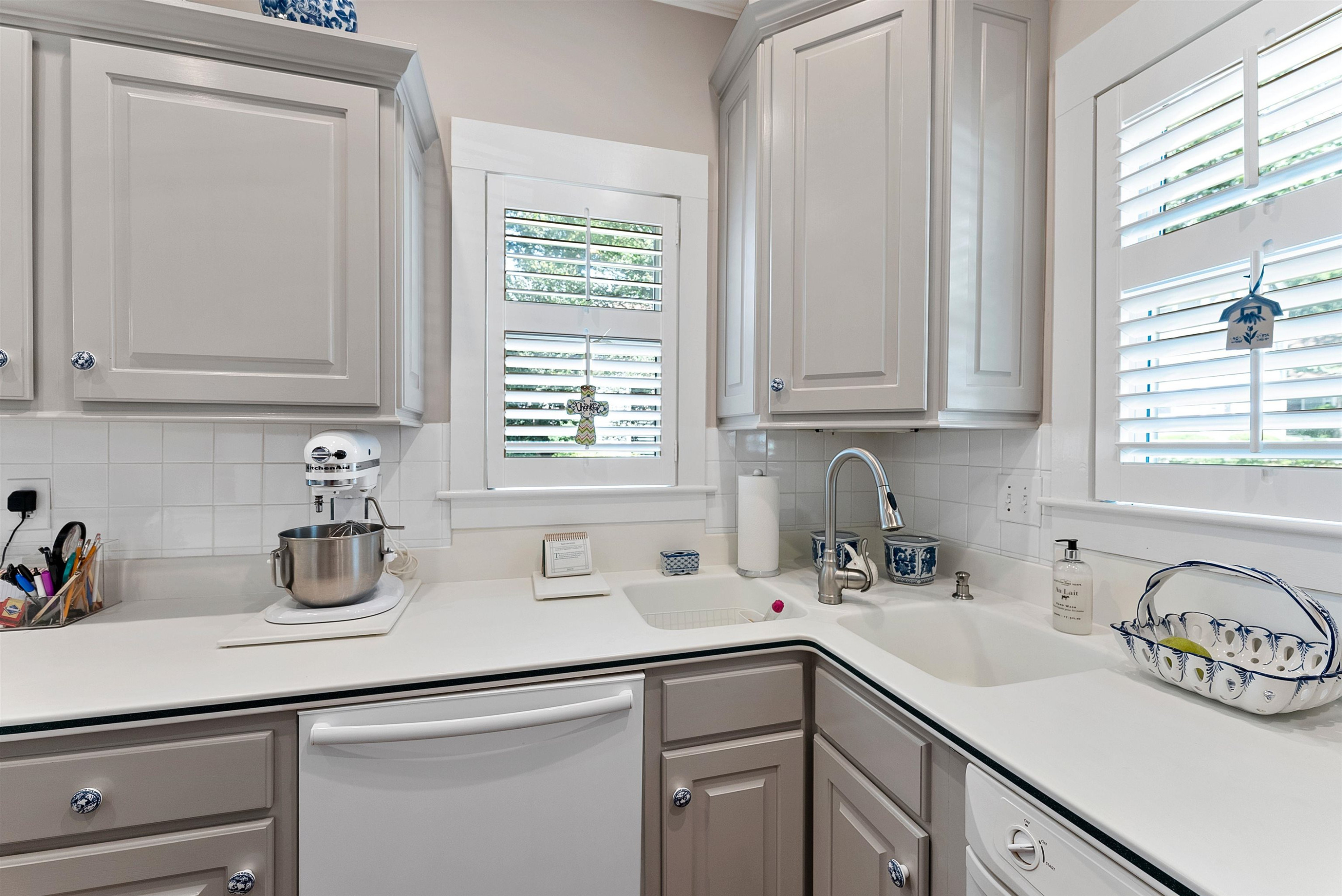 6007 Sentinel Drive Raleigh, NC 27609 - Photo 13 of 33 Lots of counter space for cooking & appliances
