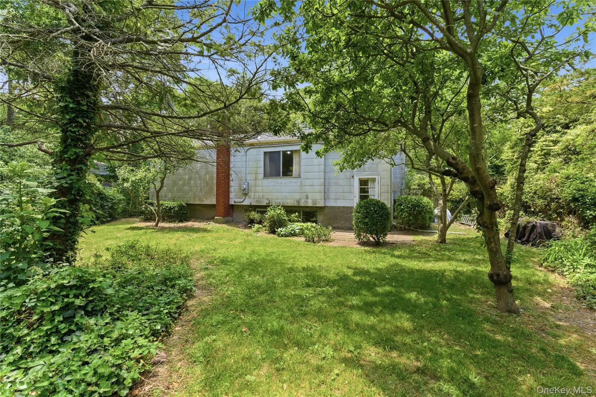 55 Corey Avenue Blue Point, NY 11715 - Photo 11 of 33