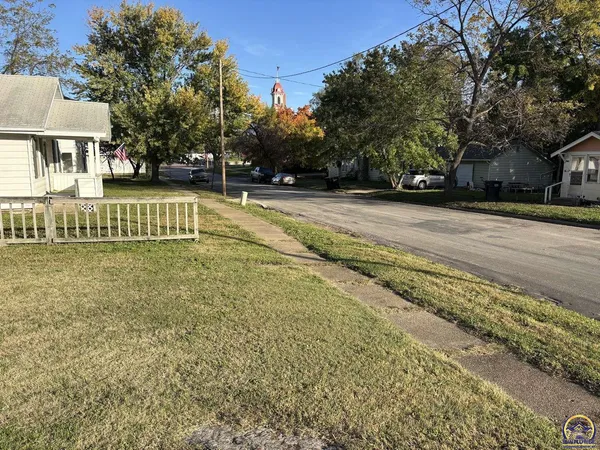 $20,000 | 348 State Street, Cottonwood Falls, KS 66845