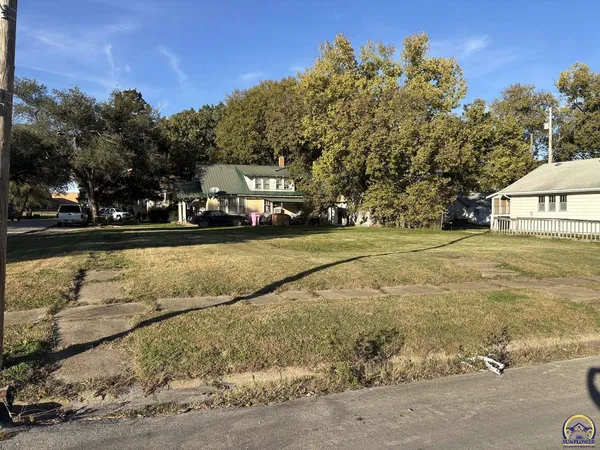 $20,000 | 348 State Street, Cottonwood Falls, KS 66845