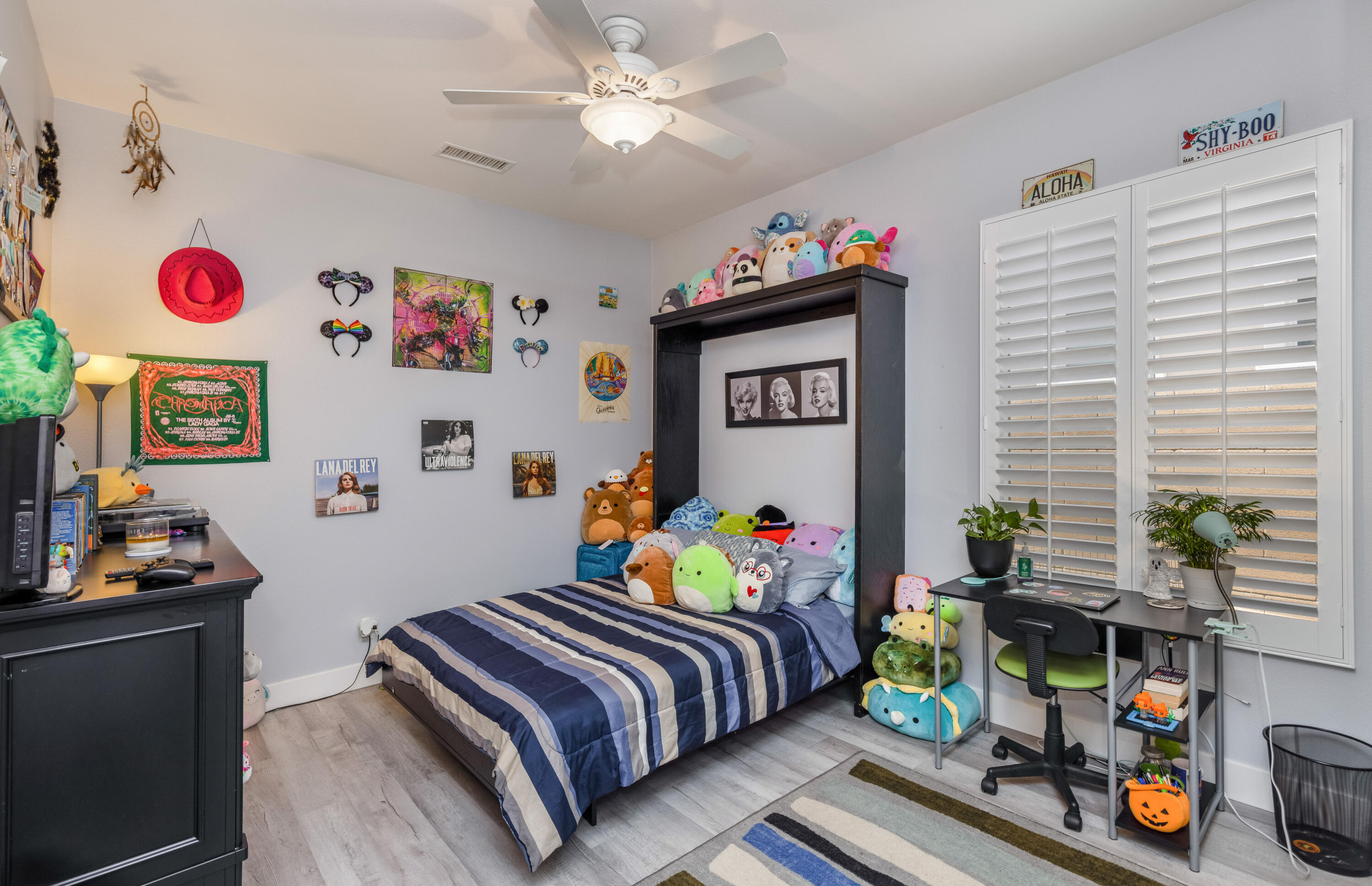 61232 Cactus Spring Drive La Quinta, CA 92253 - Photo 22 of 43 a bedroom with a bed and furniture