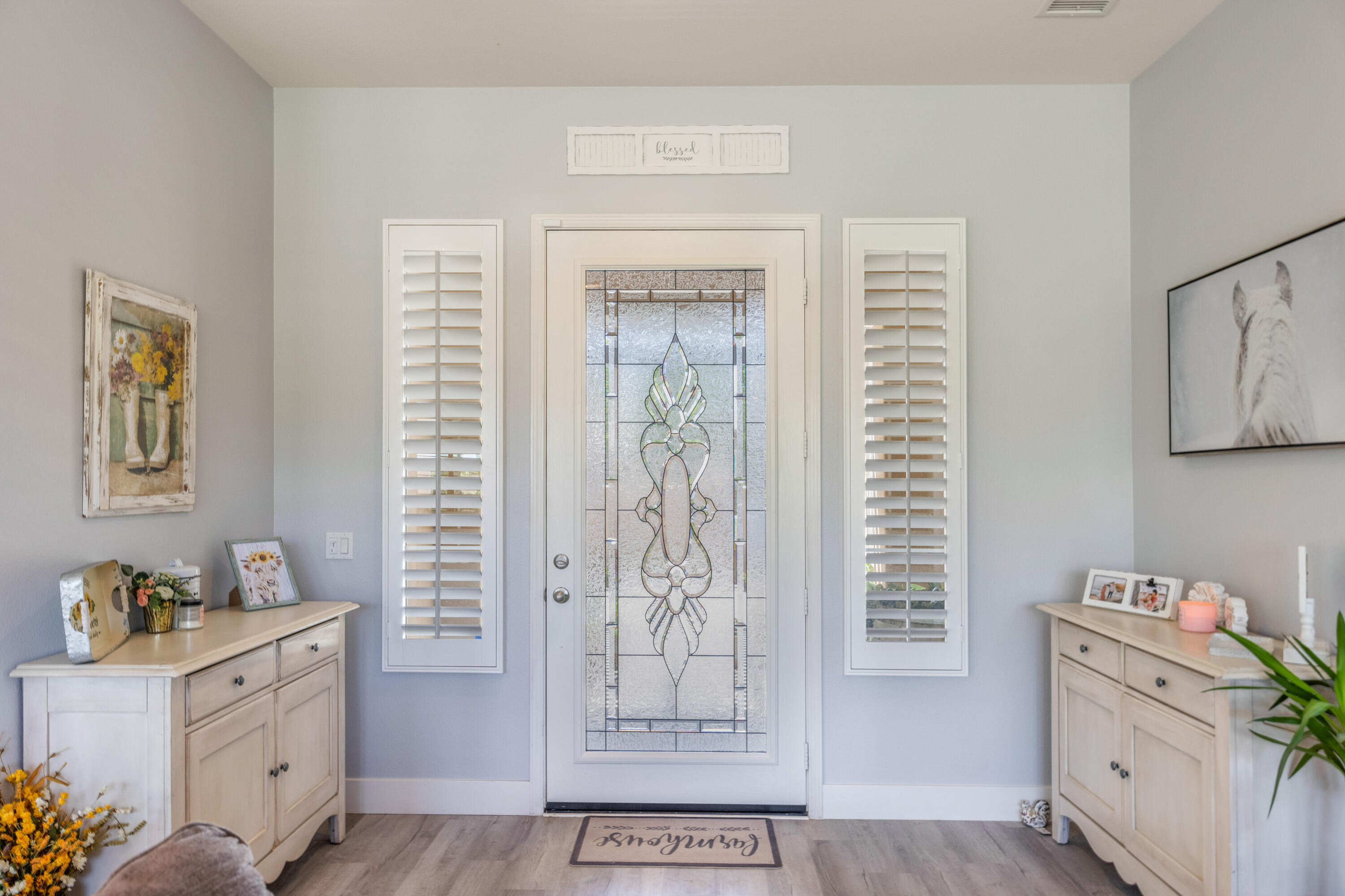 61232 Cactus Spring Drive La Quinta, CA 92253 - Photo 8 of 43 a room with a window and a dresser