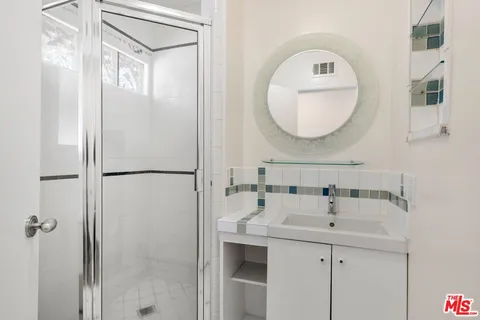 $7,400 | 15543 Del Gado Drive, Sherman Oaks, CA 91403