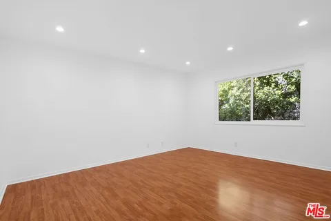 $7,400 | 15543 Del Gado Drive, Sherman Oaks, CA 91403