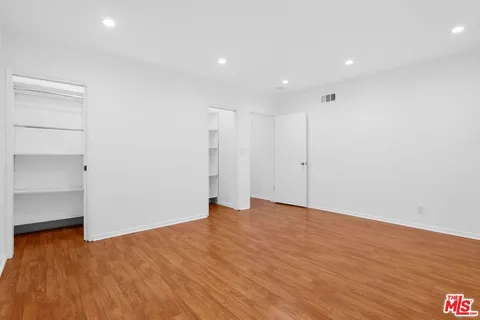 $7,400 | 15543 Del Gado Drive, Sherman Oaks, CA 91403