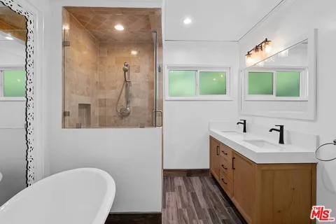 $7,400 | 15543 Del Gado Drive, Sherman Oaks, CA 91403