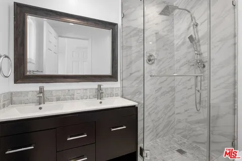 $7,400 | 15543 Del Gado Drive, Sherman Oaks, CA 91403