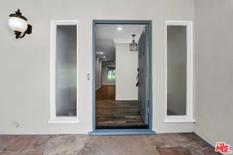 $7,400 | 15543 Del Gado Drive, Sherman Oaks, CA 91403