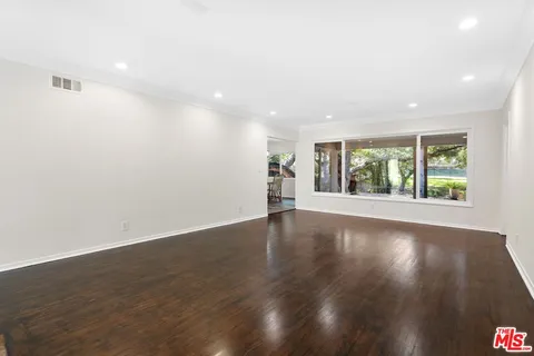 $7,400 | 15543 Del Gado Drive, Sherman Oaks, CA 91403