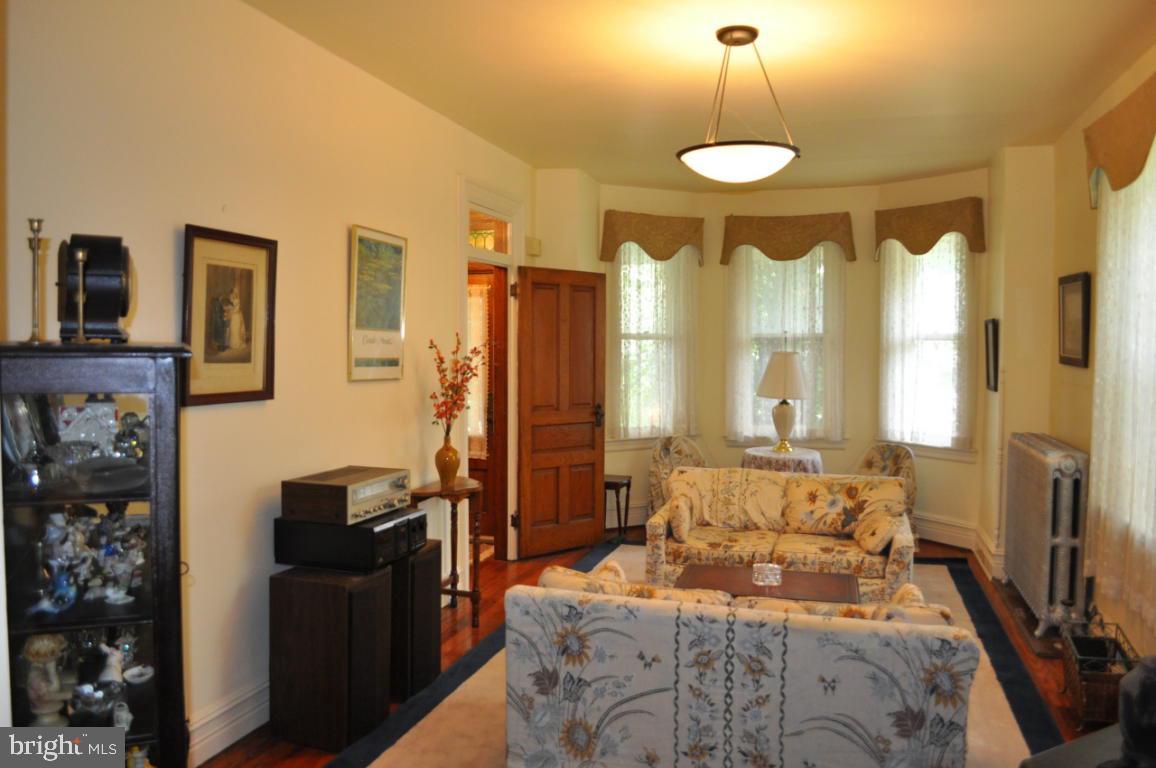 606 Auction Road Manheim, PA 17545 - Photo 2 of 32