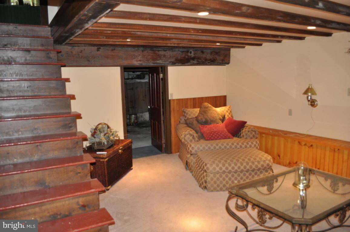 606 Auction Road Manheim, PA 17545 - Photo 16 of 32