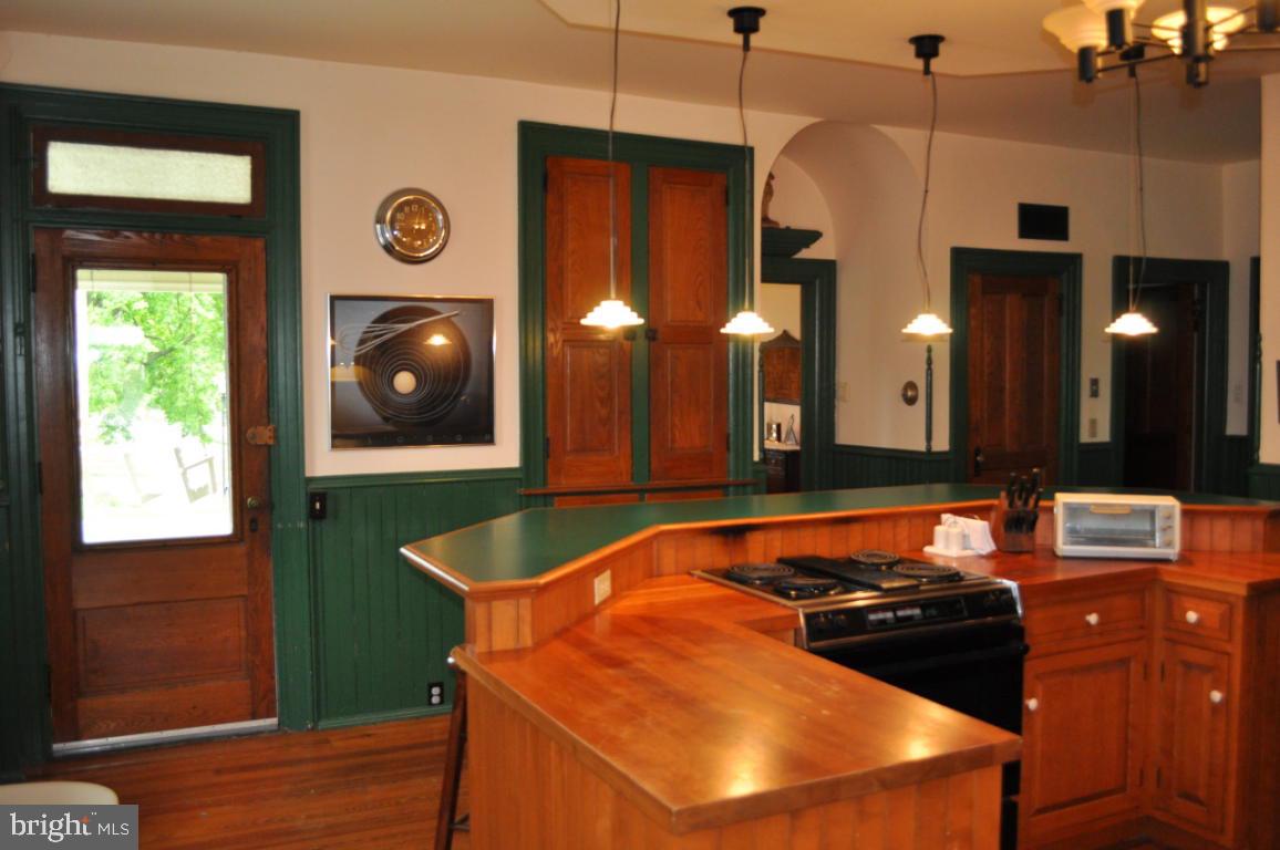 606 Auction Road Manheim, PA 17545 - Photo 10 of 32