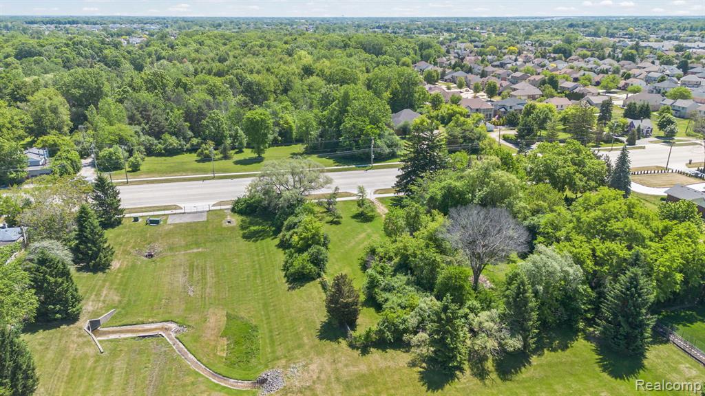 42021 Dequindre Road Troy, MI 48085 - Photo 7 of 16