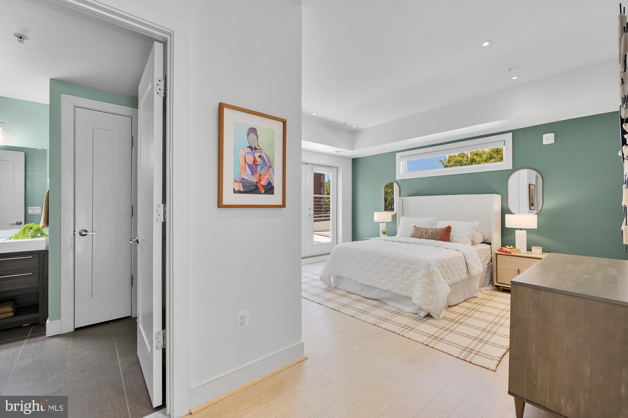 2142 O Street Northwest, Unit 900 Washington, DC 20037 - Photo 17 of 36 Primary BR with en-suite bath