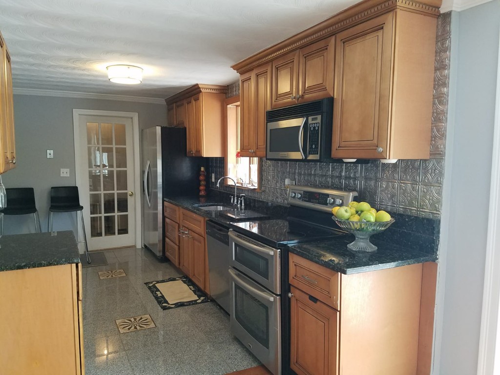 18 Carling Road Framingham, MA 01701 - Photo 4 of 25 Gallery Image 4