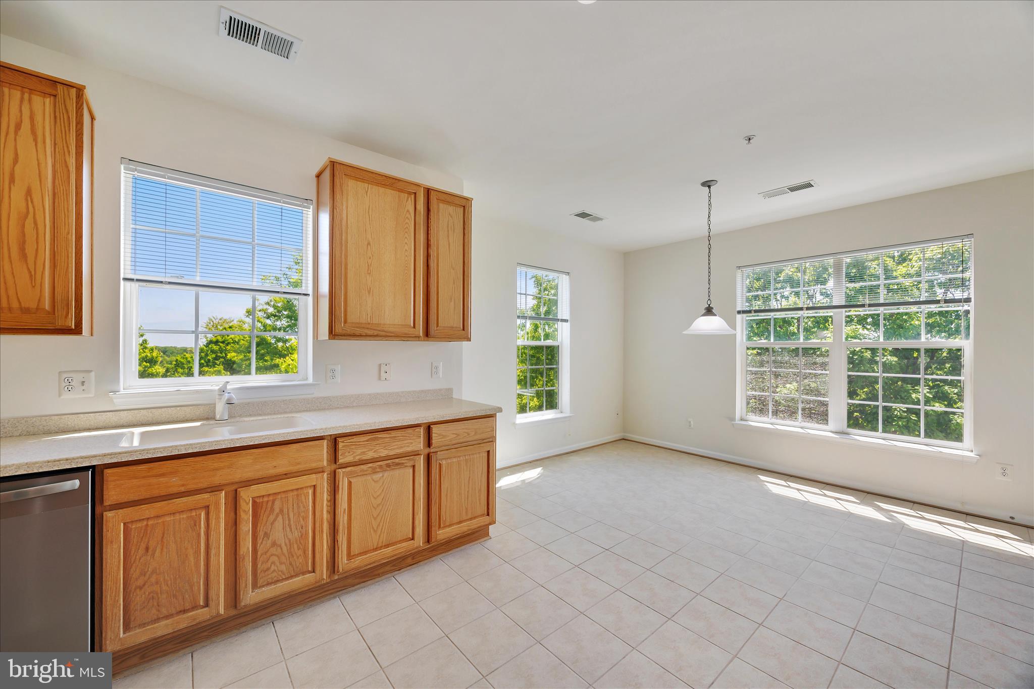 7335 Brookview Road, Unit 306 Elkridge, MD 21075 - Photo 10 of 38