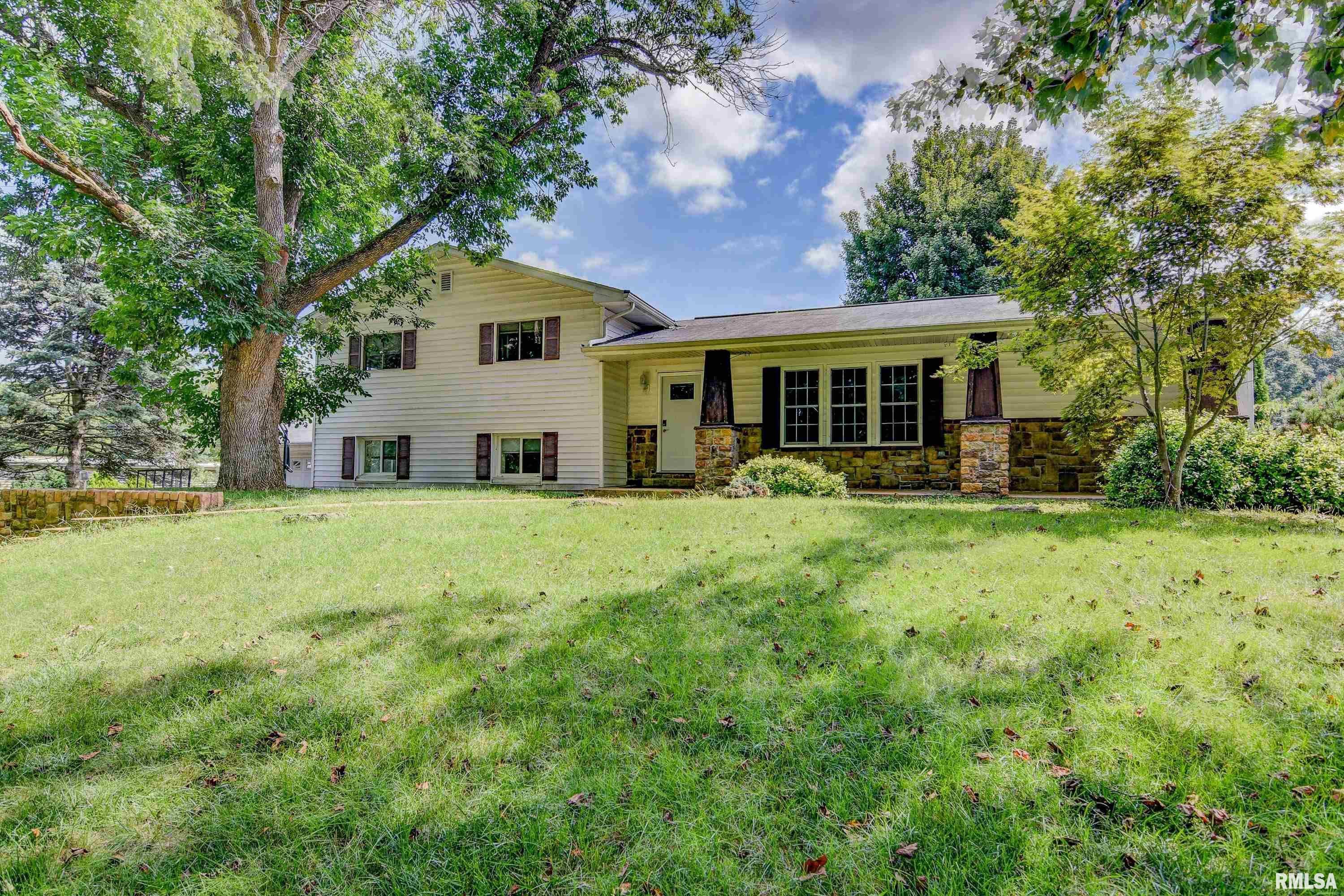 16 Cheyenne Drive Springfield, IL 62711 - Photo 1 of 42