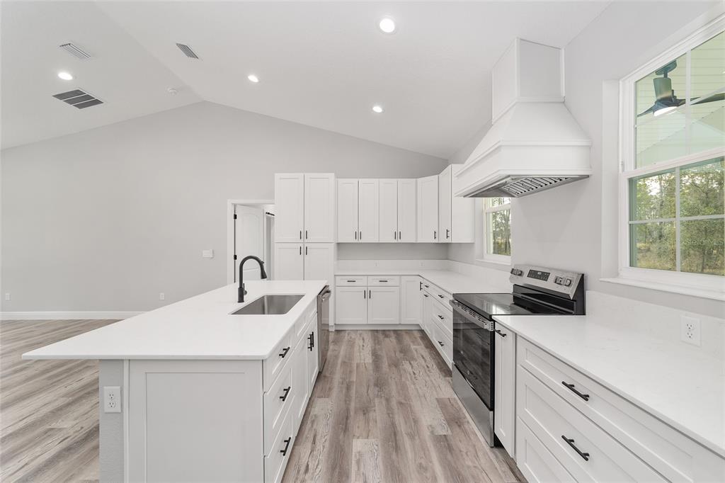 1570 Northeast 153 Court Williston, FL 32696 - Photo 17 of 50