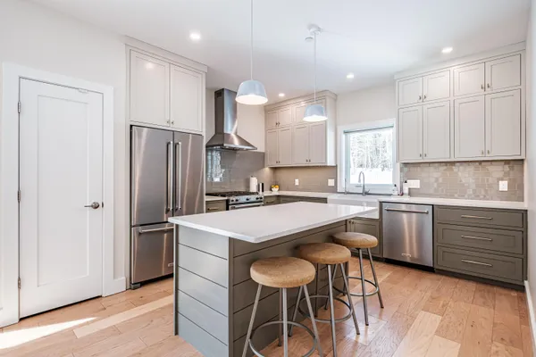 $699,900 | 17 Youngs Lane, Unit 17, Freeport, ME 04032