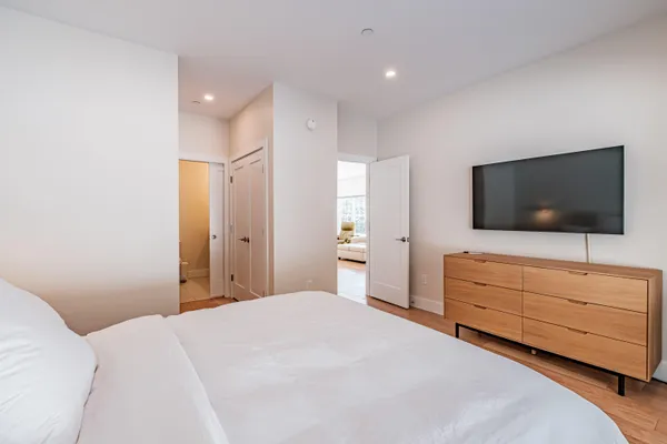 $699,900 | 17 Youngs Lane, Unit 17, Freeport, ME 04032